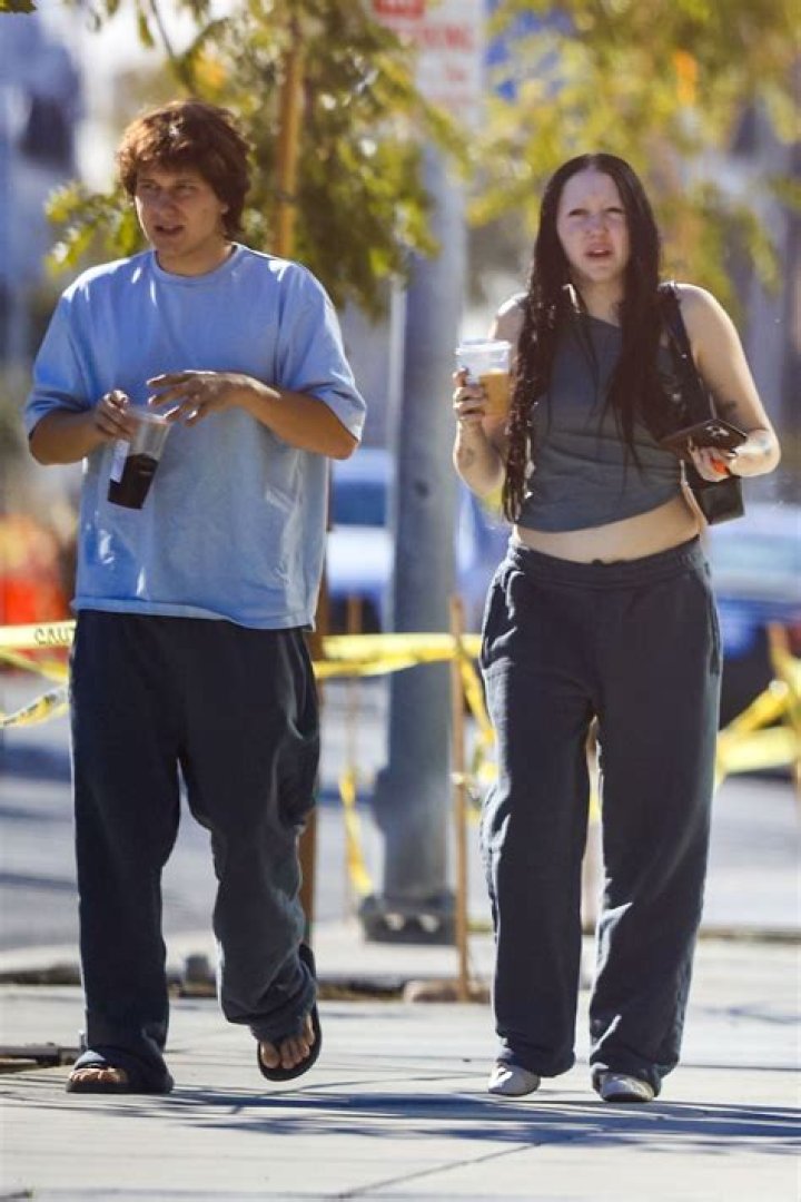 Noah Cyrus With Boyfriend Pinkus In First Photos – Hollywood Life