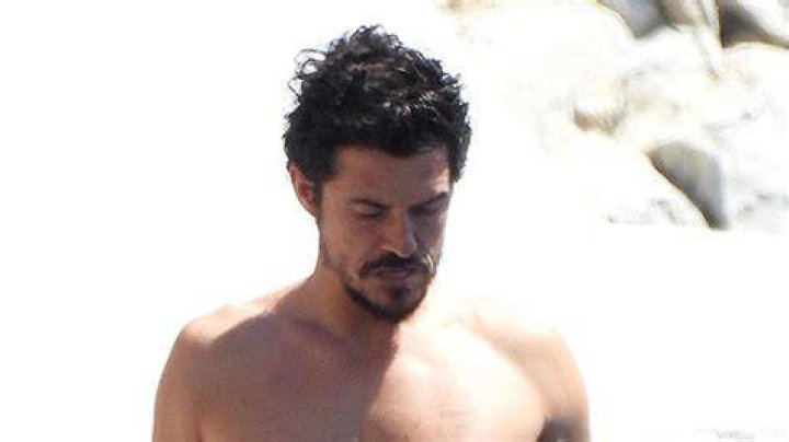 Orlando Bloom Goes Shirtless In France: Photo – Hollywood Life