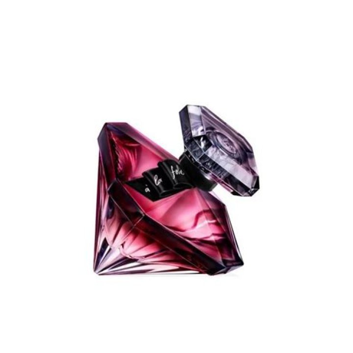 Penelope Cruz’s Perfume Has Been Her Signature Scent for 30 Years