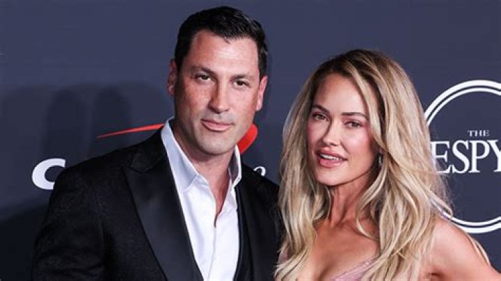 Peta Murgatroyd & Maksim Chmerkovskiy Joke About Divorce In New Video – Hollywood Life