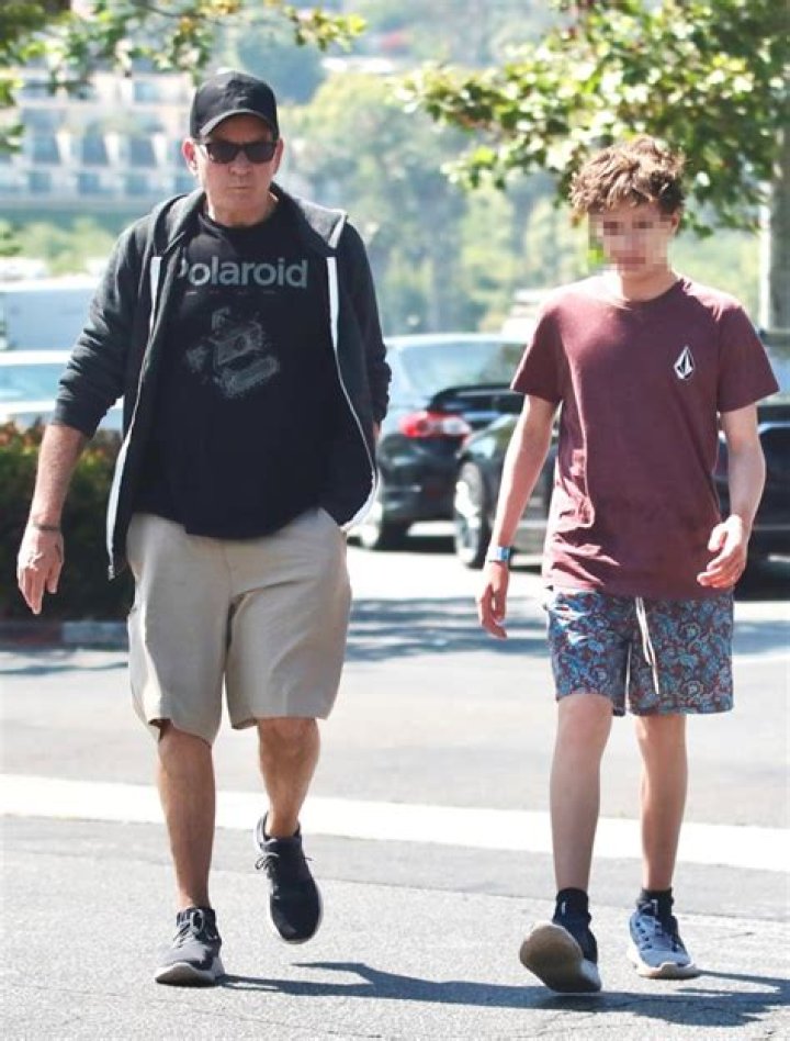 Photos of Celebrity Fathers With Their Kids – Hollywood Life