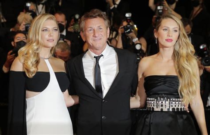Photos Of Sean Penn & Robin Wright’s Daughter – Hollywood Life