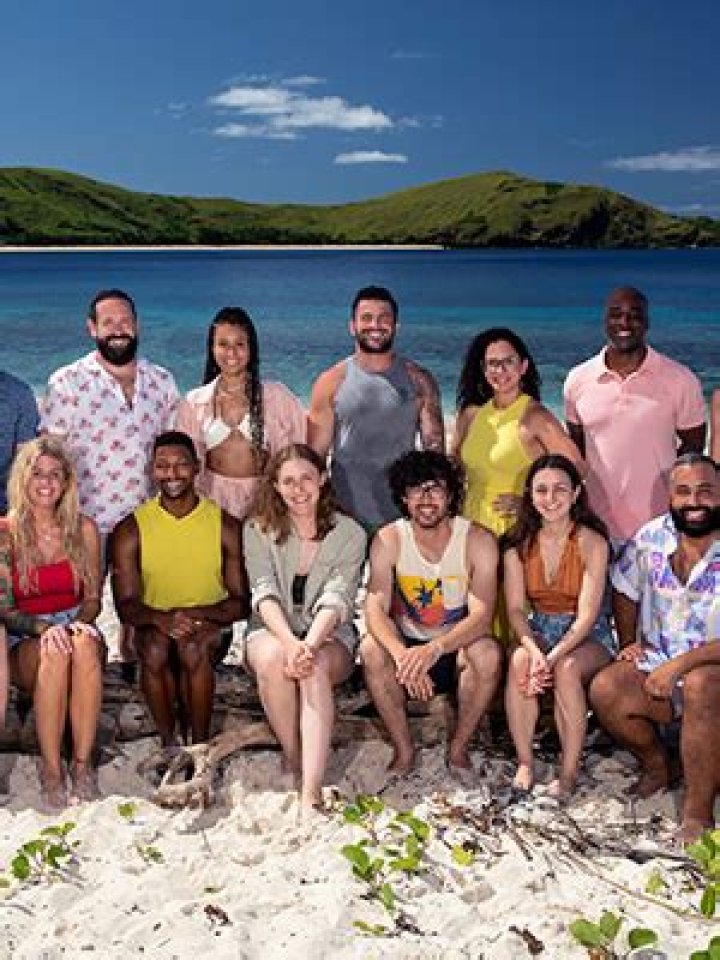 Photos Of The 18 New Castaways – Hollywood Life