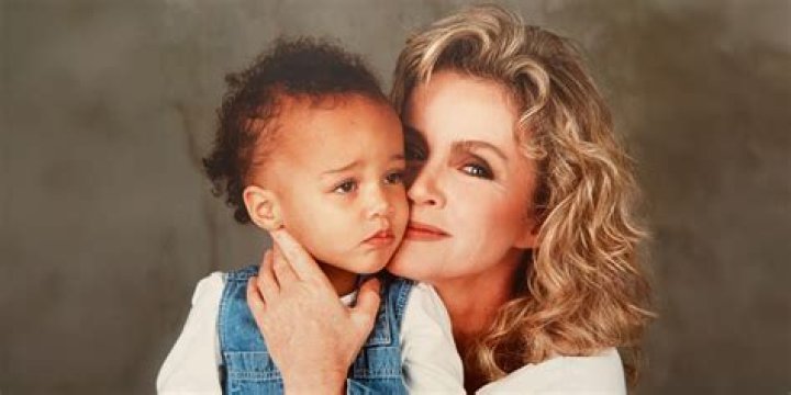 Photos Of The Actress’ Children – Hollywood Life