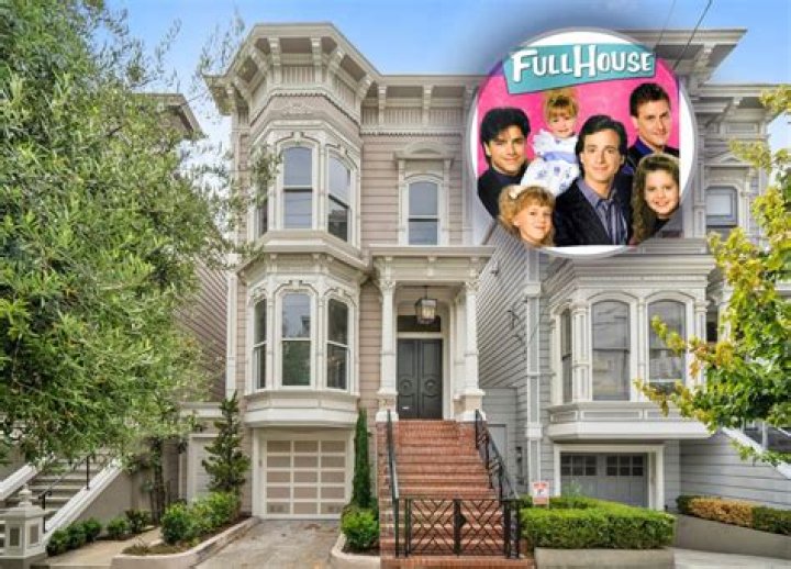 Photos Of The ‘Full House’ Star – Hollywood Life