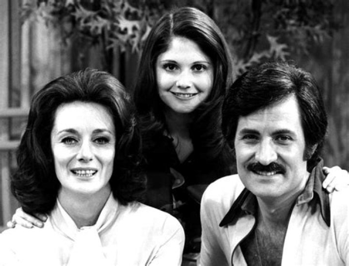 Photos Of The Late Soap Actor & Jennifer Aniston’s Dad – Hollywood Life