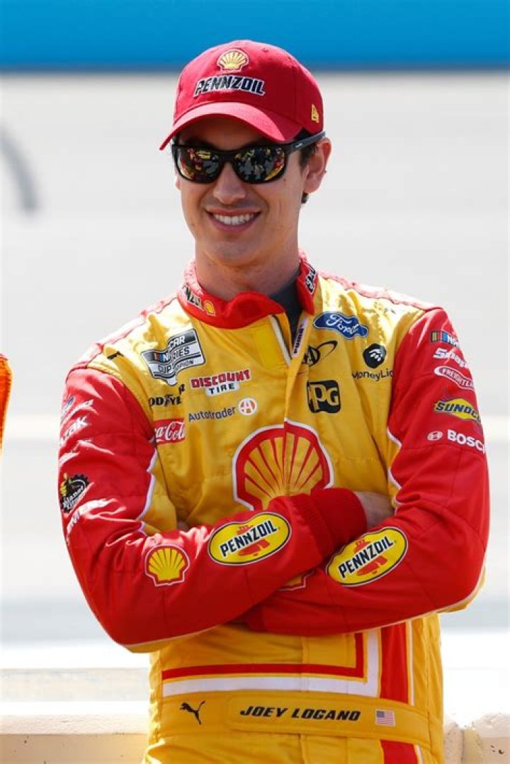 Photos Of The NASCAR Driver – Hollywood Life