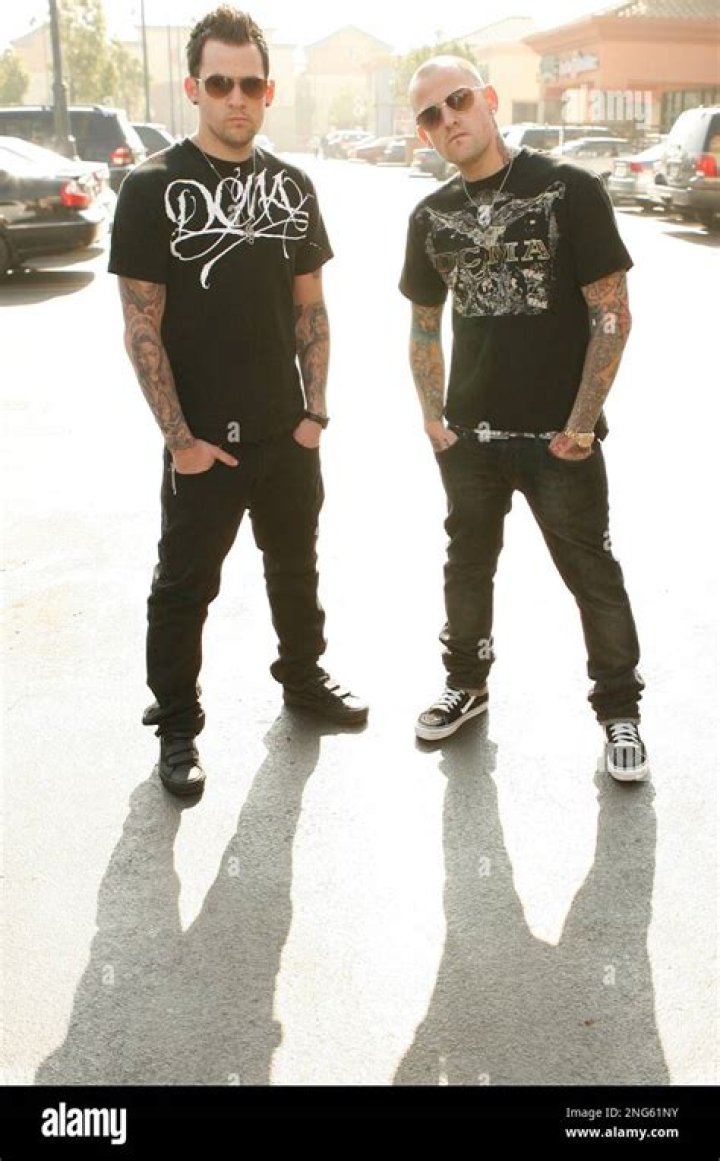 Pics Of Benji & Joel Madden’s Pop-Punk Band – Hollywood Life