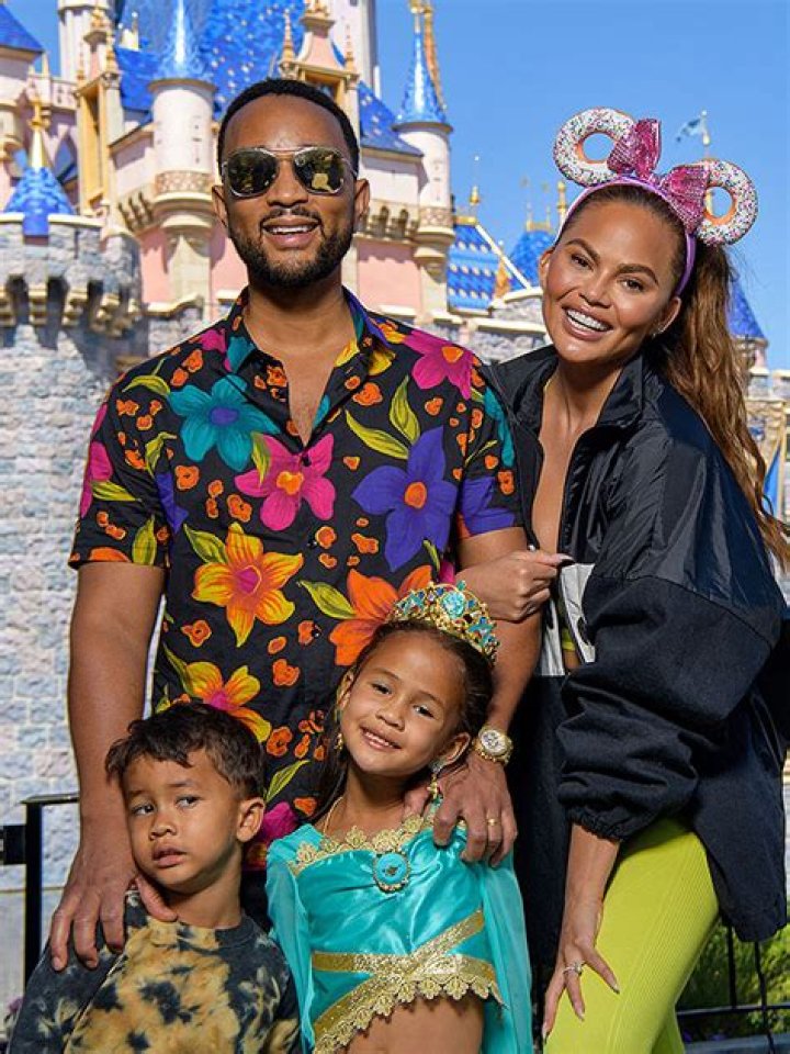 Pics Of Chrissy Teigen & More Stars – Hollywood Life