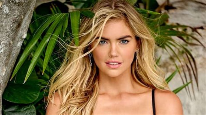 [PICS] Sexiest ‘Sports Illustrated’ Covers Ever — Kate Upton & More – Hollywood Life