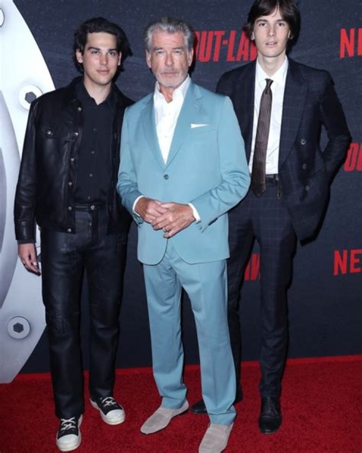 Pierce Brosnan Joined By Look-Alike Sons At ‘The Out-Laws’ Premiere – Hollywood Life