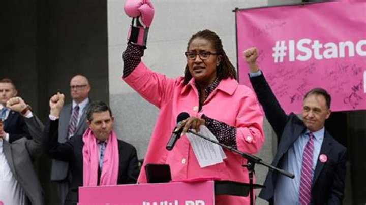 Planned Parenthood Readies Fight As Congress Plans Ban On Free Birth Control & Gyno Exams
