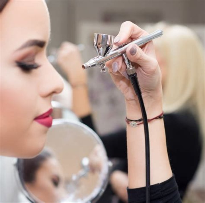 Premium Airbrush Makeup Kits (Review) for 2024 – Hollywood Life Top Picks – Hollywood Life