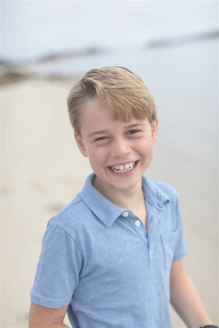 Prince George Smiles In Ninth Birthday Portrait By Kate Middleton – Hollywood Life