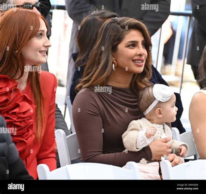 Priyanka Chopra & Sophie Turner Support Jonas Brothers On Tour – Hollywood Life