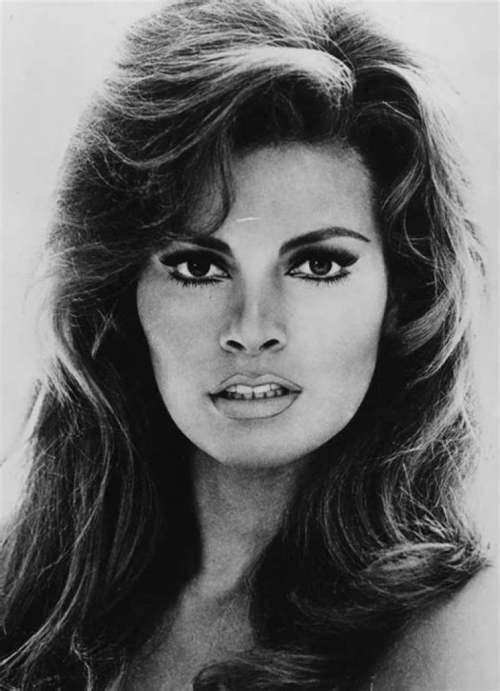 Rachel Welch Dead at 82 – Hollywood Life