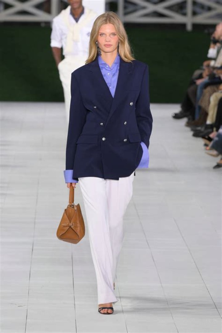 Ralph Lauren’s Runway For Spring Summer 2018 — Kendall Jenner & More Pics