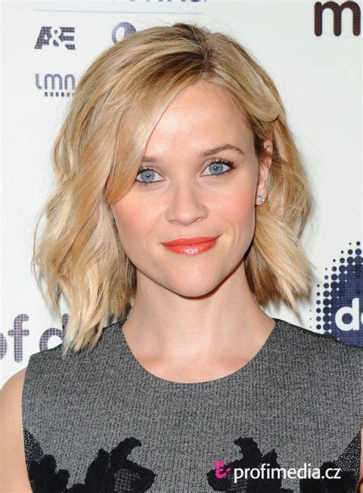 Reese Witherspoon Rocks Brunette Hair In New Makeover For Role – Pics – Hollywood Life