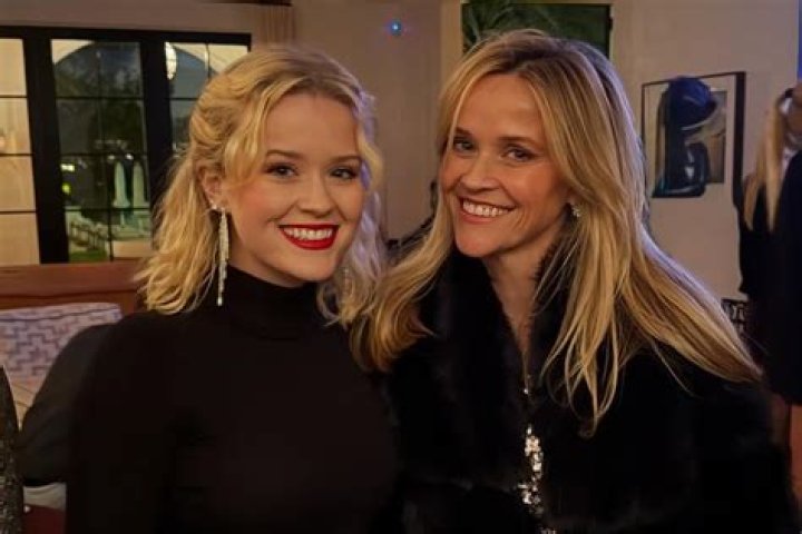 Reese Witherspoon’s Daughter Ava Philippe Attracted To People Not Gender – Hollywood Life