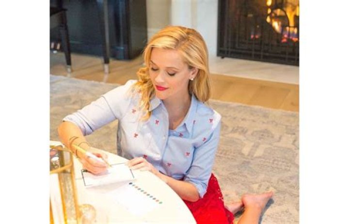 Reese Witherspoon Selling LA Mansion For $25 Million — Photos – Hollywood Life