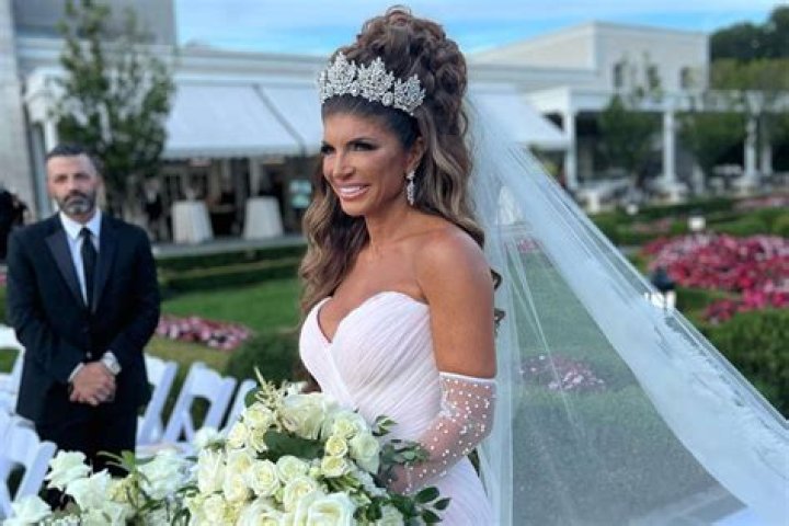 RHONJ’s Dolores Catania Reveals Why She Thinks Teresa Giudice & BF Luis Ruelas Will Get Married