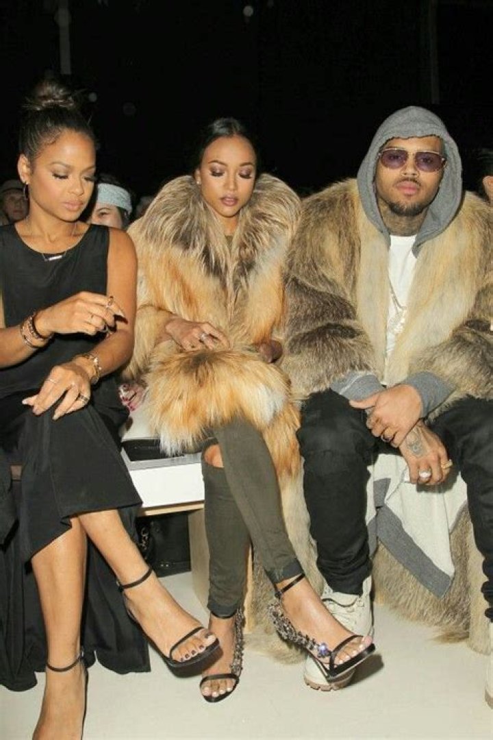 Rihanna Reveals Why She & Chris Brown Broke Up: I Reminded Him Of ‘Bad Moments’