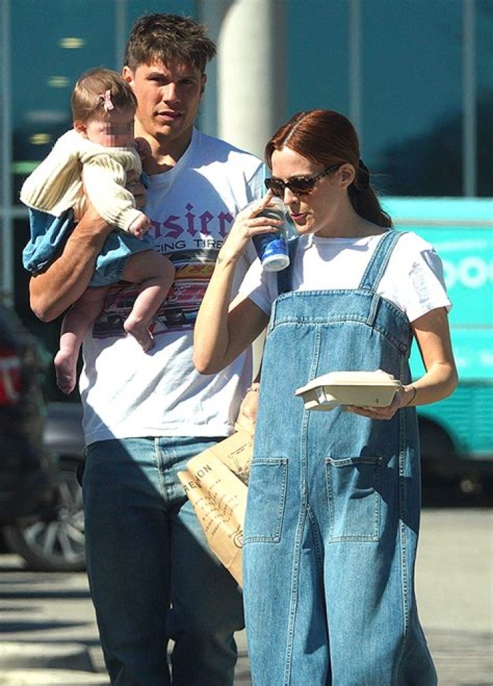 Riley Keough & Ben Smith-Petersen Take Daughter Out In LA: Photos – Hollywood Life