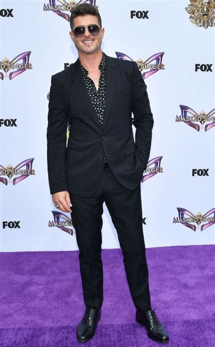 Robin Thicke — PICS – Hollywood Life