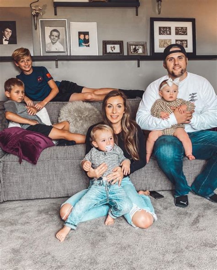 Ryan Edwards’ Wife, Mackenzie, & Ex, Maci, Pose For Sweet Family Pic With Kids As He Remains In Jail