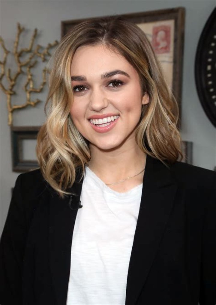 Sadie Robertson – Hollywood Life