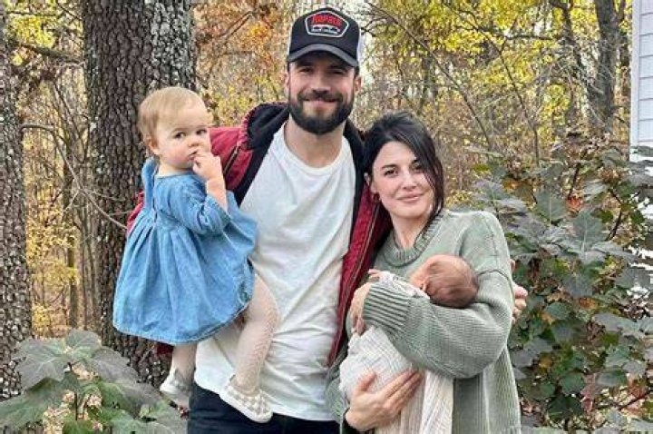 Sam Hunt Welcomes Baby With Wife Hannah Lee Fowler – Hollywood Life