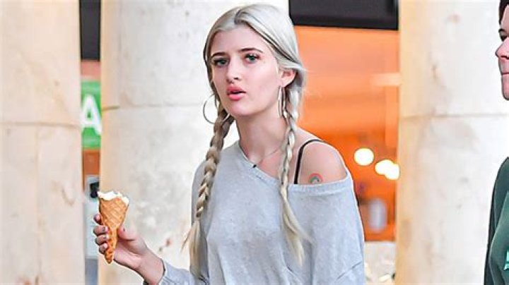 Sami Sheen Rocks Lingerie For Valentine’s Day: Photos – Hollywood Life