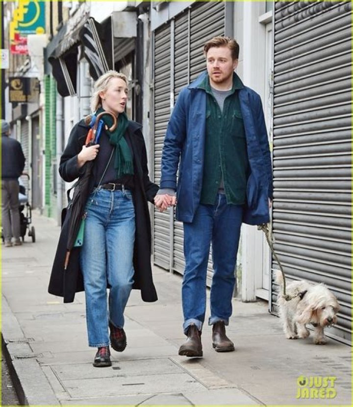 Saoirse Ronan And Boyfriend Jack Lowden Take Walk In London — Photos – Hollywood Life