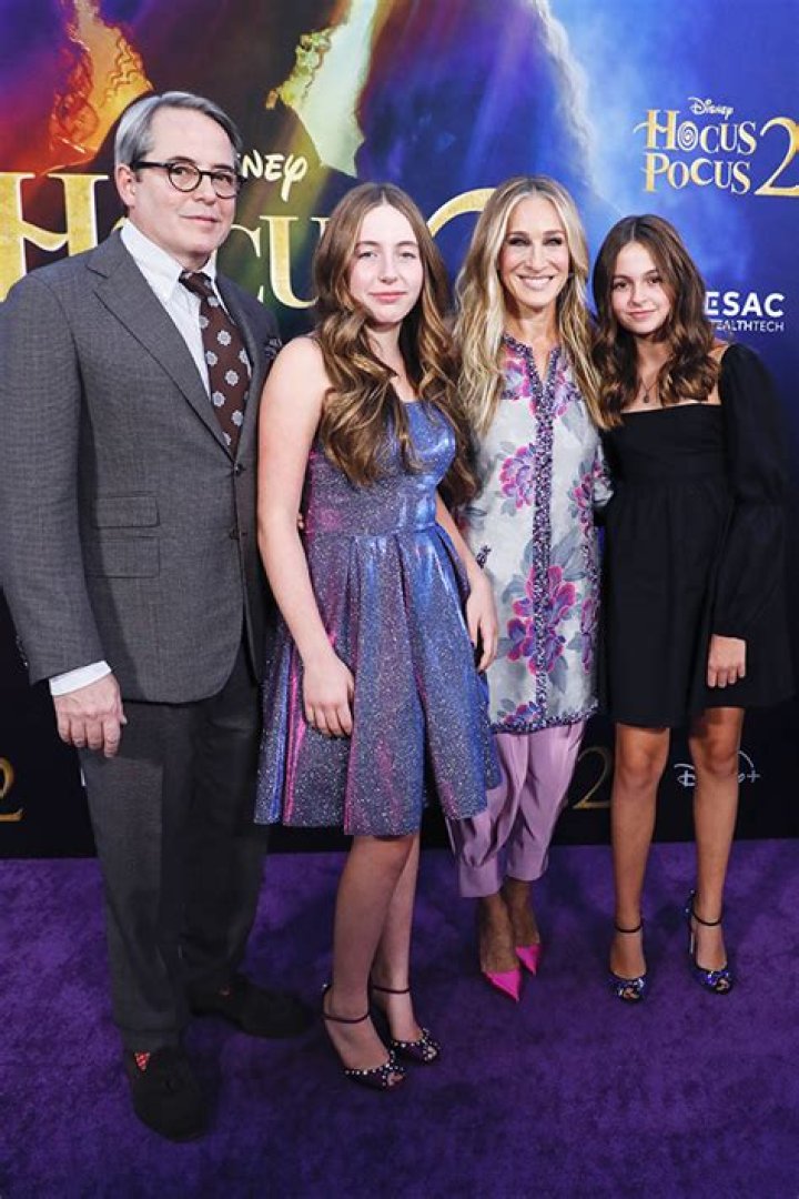 Sarah Jessica Parker Brings Twin Daughters To ‘Hocus Pocus 2’ Premiere – Hollywood Life
