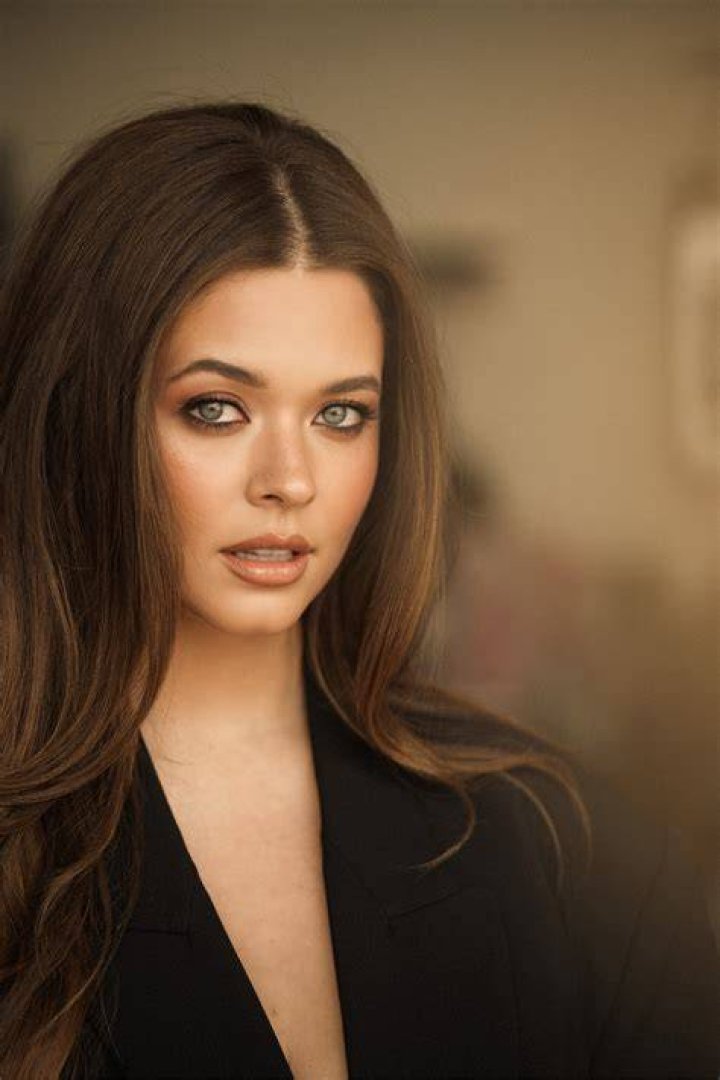 Sasha Pieterse — Photos of the Actress