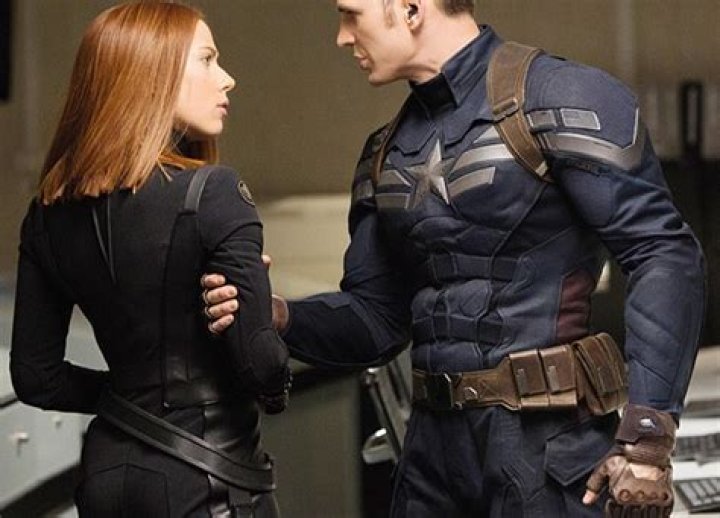 Scarlett Johansson & Chris Evans Dating After Her Nasty Divorce? — Report – Hollywood Life