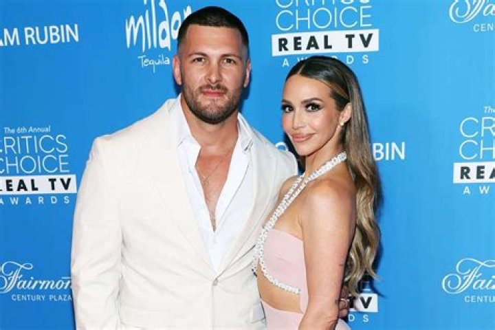Scheana Shay Reveals Her 40-Lb. Weight-Gain During Pregnancy: Watch – Hollywood Life