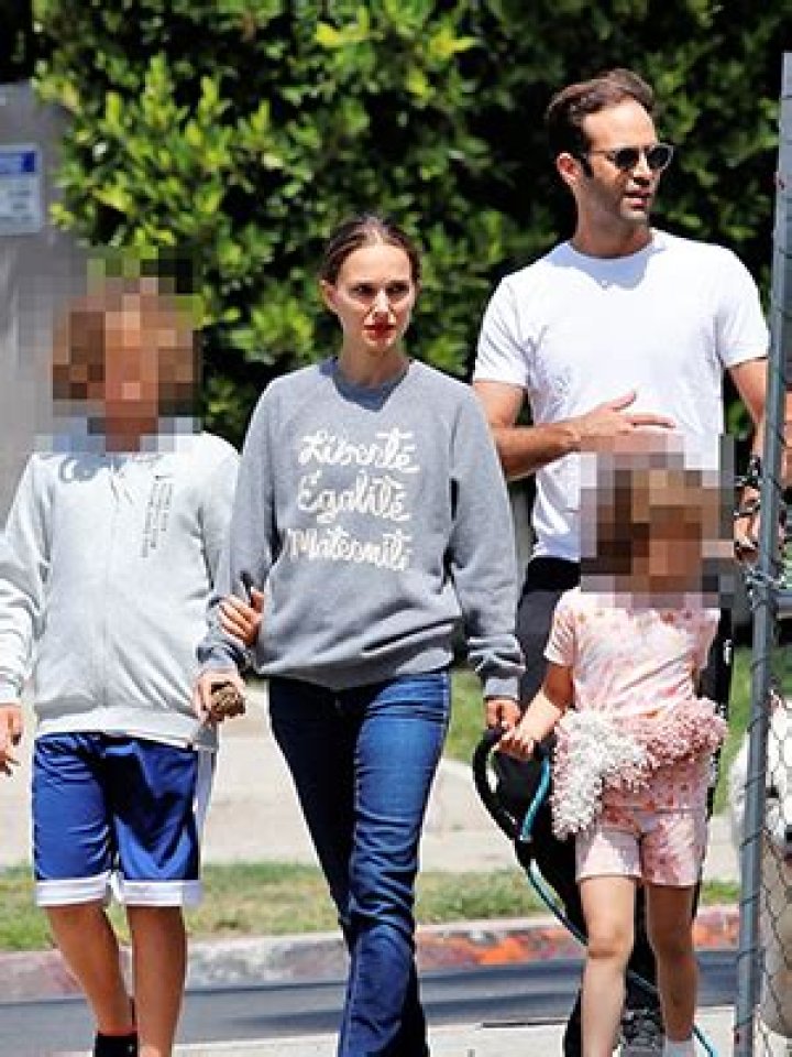 See Photos Of Her Husband & Children – Hollywood Life