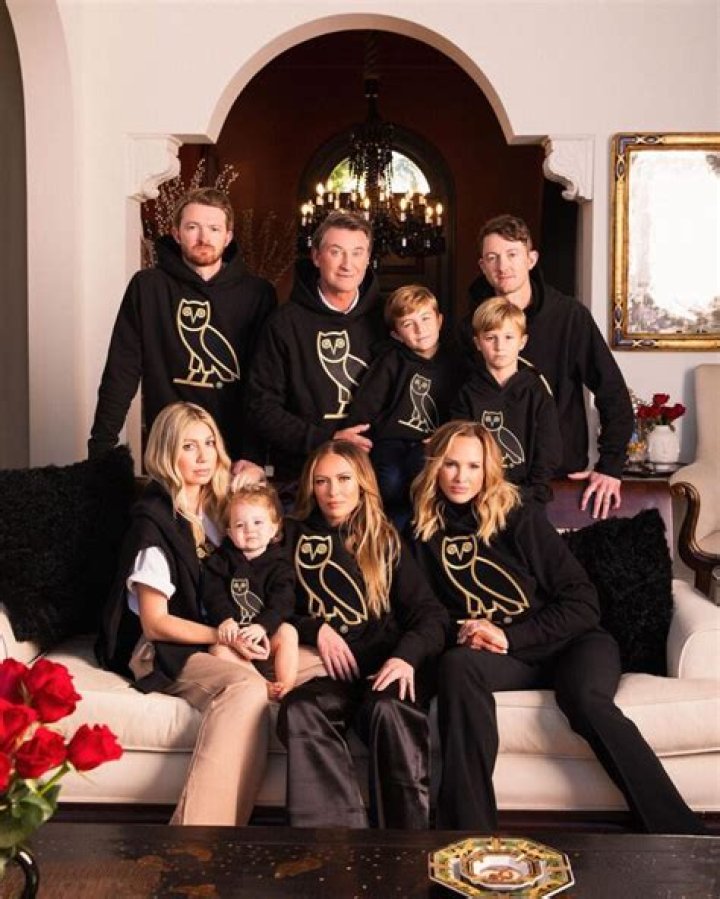 See Photos Of The Gretzky-Johnson Fam – Hollywood Life