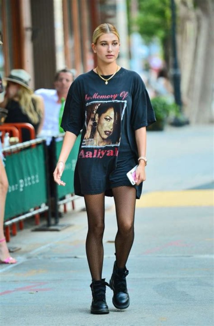See Pics Of Their Sexy, Oversized T-Shirts – Hollywood Life