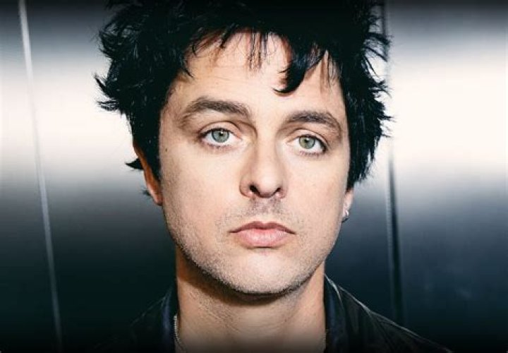 See The Band & Frontman Billie Joe Armstrong – Hollywood Life