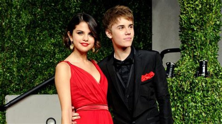 Selena Gomez & Justin Bieber Wrote Songs While They Were Dating – Hollywood Life