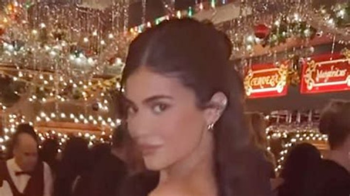 Sexy Post-Baby Body Revealed – Hollywood Life
