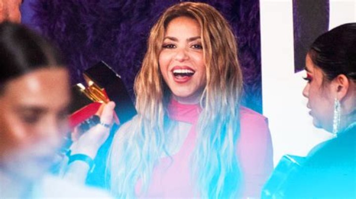 Shakira Attends Premios Juventud 2023 With Sons: Video – Hollywood Life