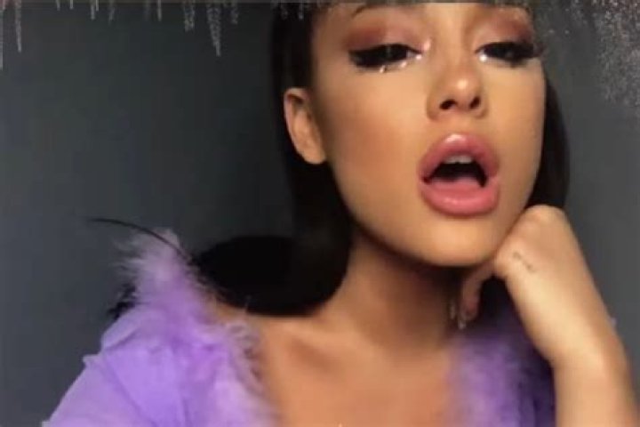 She Sings ‘Hercules’ Hit – Hollywood Life