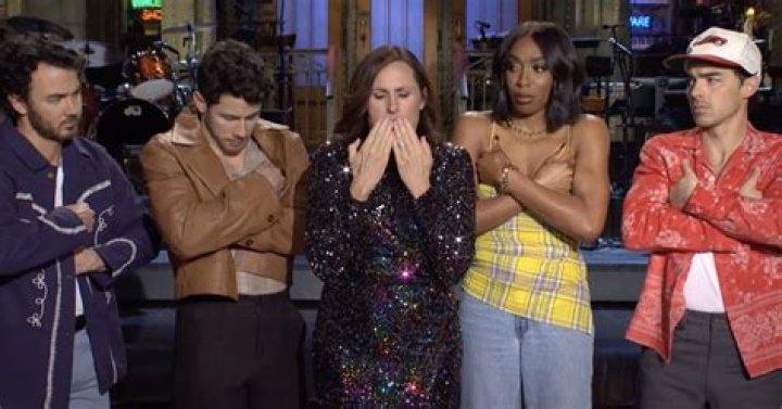 Shows Boobs In ‘SNL’ Promo — Watch – Hollywood Life