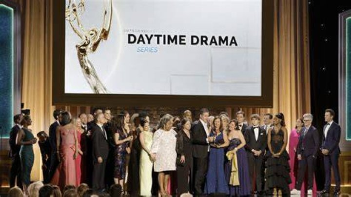 Shows Off Look At Daytime Emmy Awards – Hollywood Life