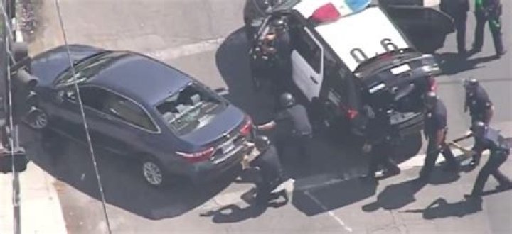 Silverlake Trader Joe’s Hostage Situation — SEE PICS