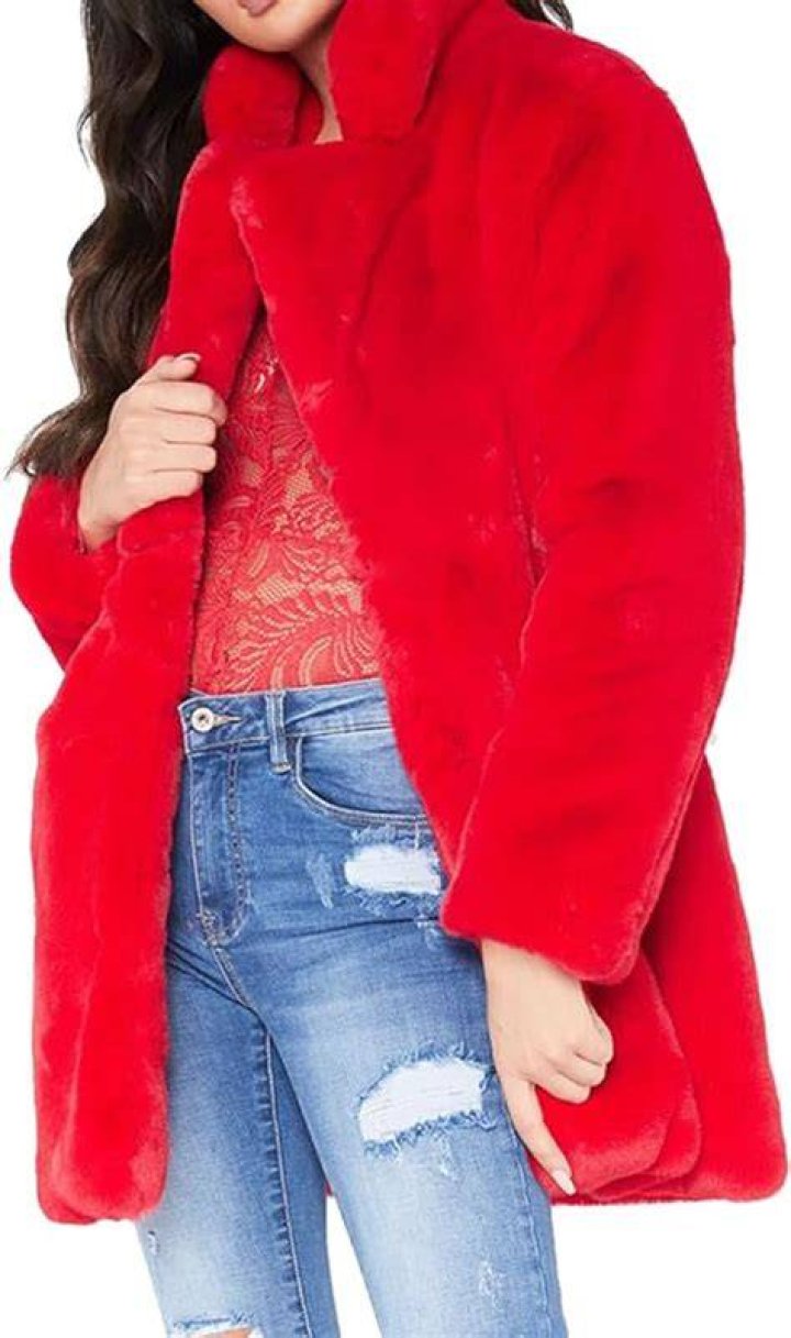 Similar Red Fuzzy Jacket to Taylor Swift for Under $55 – Hollywood Life