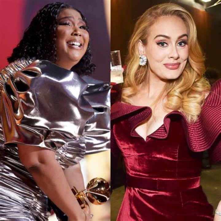 Singers Take Selfies & Dance Together – Hollywood Life